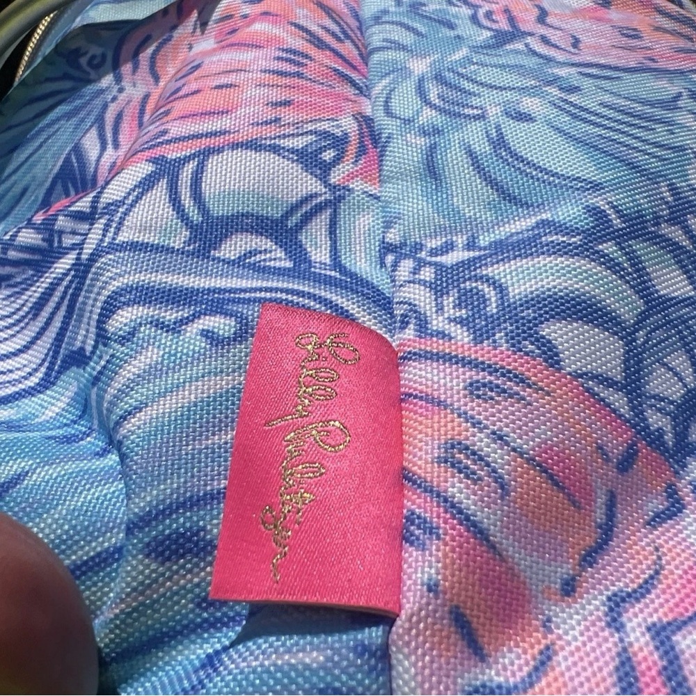 lilly pulitzer picnic/cooler Collapsable NWOT, Never Used, zip close 17x10x9” - Picture 8 of 8